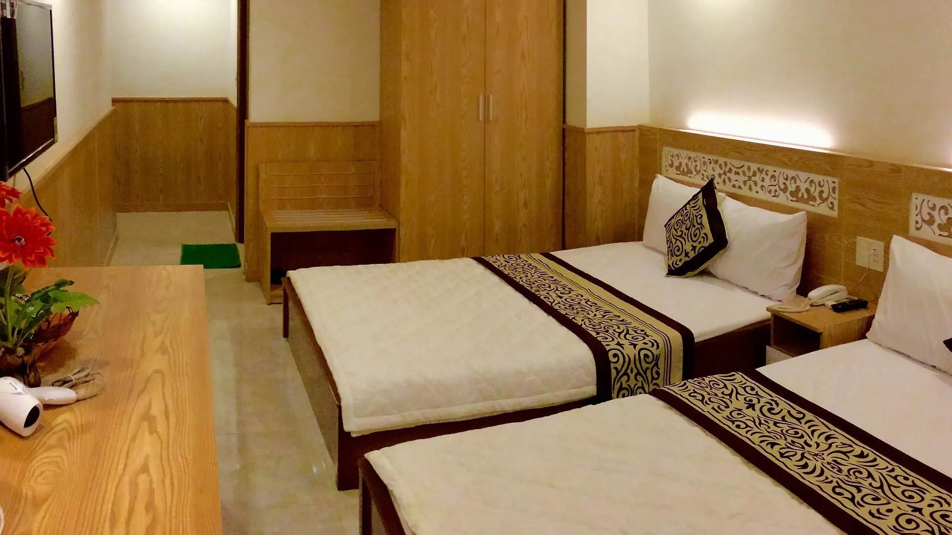 Kontakt z Vu Quy 1 Hotel